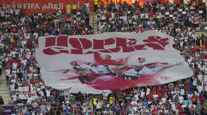 Английские фанаты прошли на стадион в костюмах крестоносцев, несмотря на запрет ФИФА