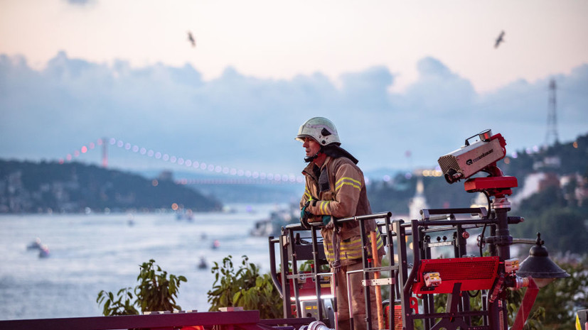 В порту Самсун на севере Турции потушили пожар
