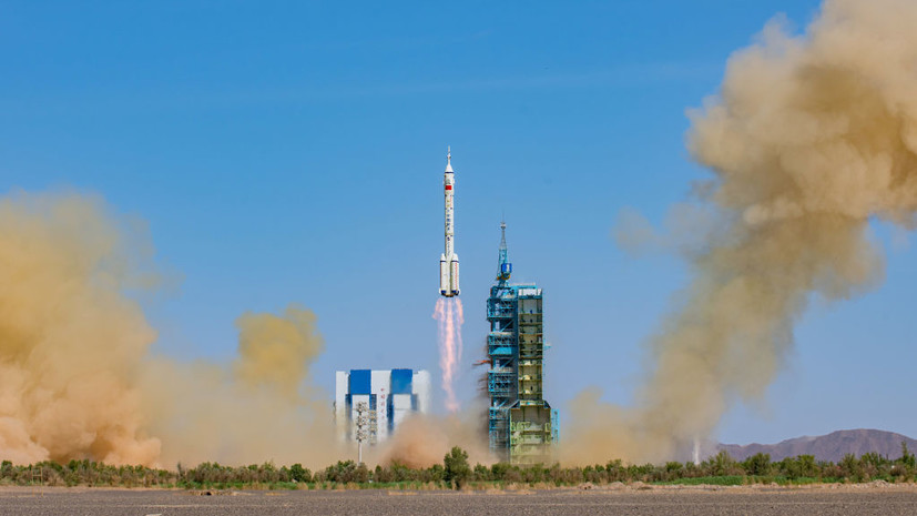 Посадочный модуль «Шэньчжоу-14» успешно приземлился в КНР