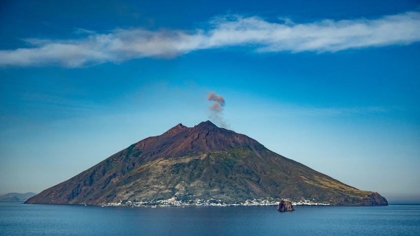 Геофизик Собисевич назвал мощное извержение вулкана Стромболи естественным явлением