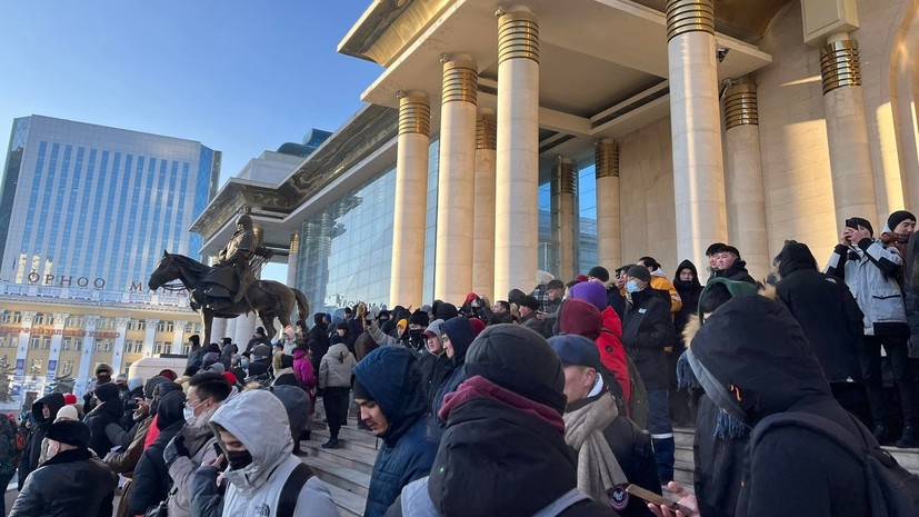 В столице Монголии возобновилась акция протеста