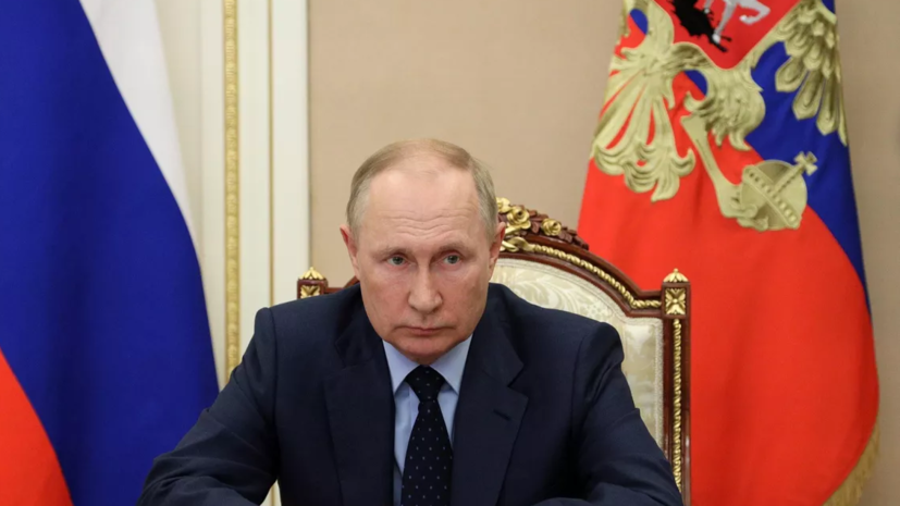 Путин заявил, что Россия не собирается размахивать ядерным оружием, как бритвой
