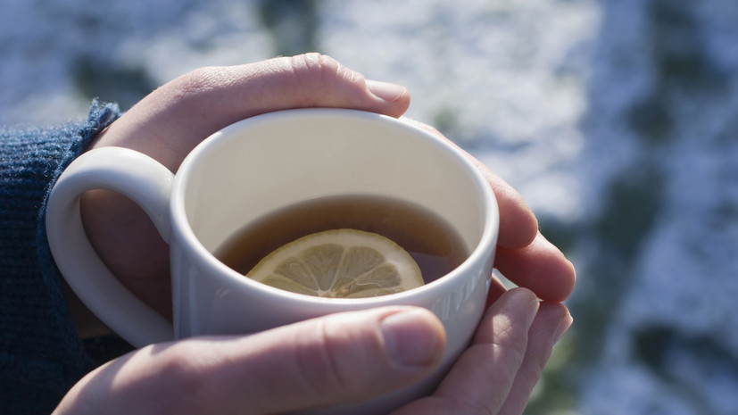 Терапевт Прозорова рассказала о пользе чая с лимоном