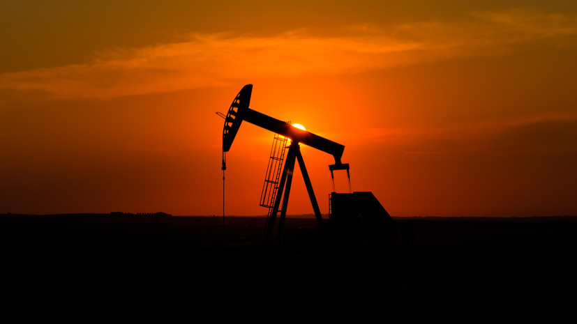 Песков: Россия завершает подготовку ответных мер на введение потолка цен на нефть