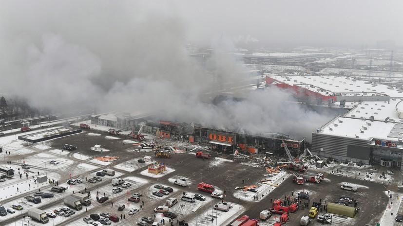 Открытое горение ликвидировано: в подмосковном ТЦ «Мега Химки» произошёл пожар