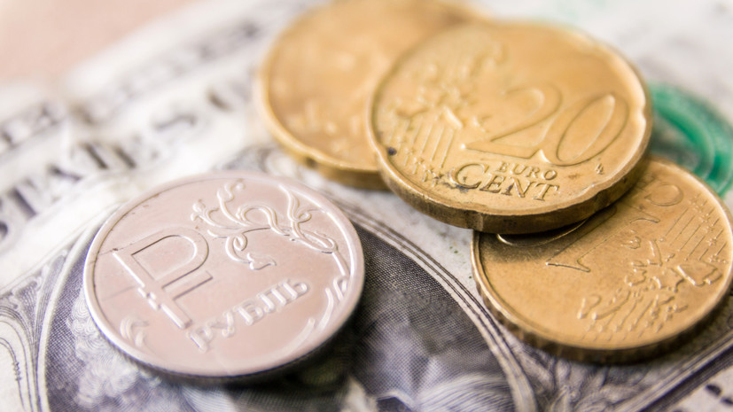 Инвестор Сидоров спрогнозировал значение доллара в рамках 61—63 рубля на следующей неделе