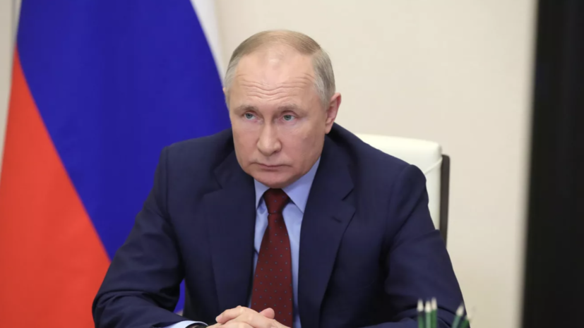 Путин назвал глупым решение ввести потолок цен на российскую нефть