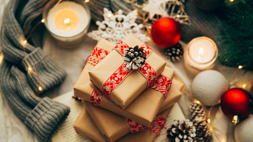 Психолог Руснак посоветовала заранее составить список новогодних подарков для друзей
