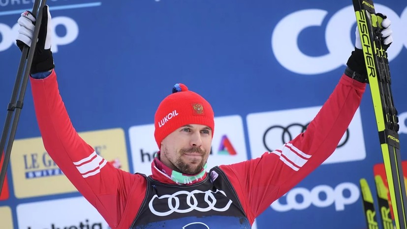 Устюгов обошёл Большунова и выиграл квалификацию конькового спринта на этапе Кубка России