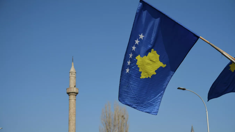 В Косове призвали НАТО убрать баррикады сербов на дорогах