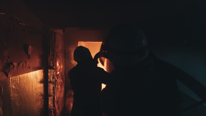 Площадь пожара в ТЦ «Стройпарк» в подмосковной Балашихе выросла до 500 квадратных метров