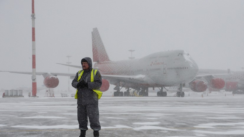 Более 50 рейсов задержаны или отменены в аэропортах Москвы на фоне непогоды