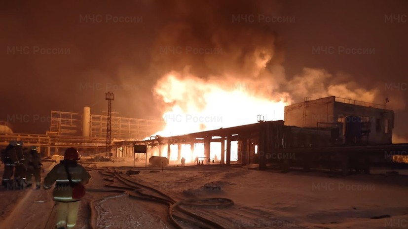Двое погибших, пятеро пострадавших: что известно о пожаре на нефтезаводе в Ангарске