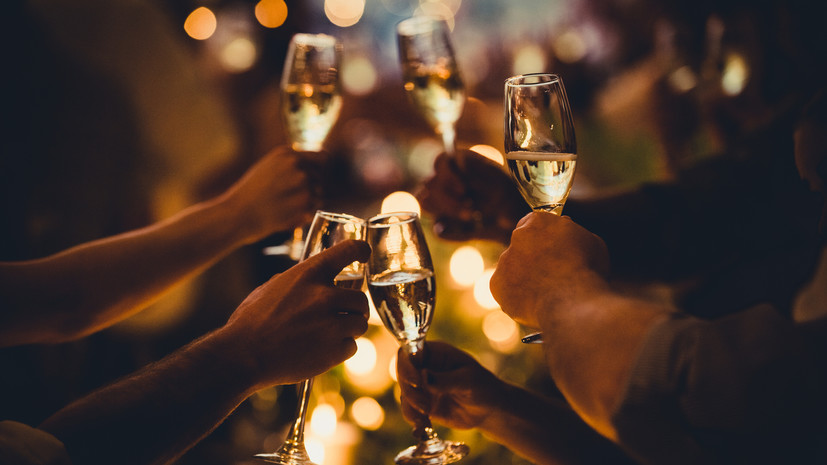 Специалисты дали советы, как не купить контрафактную алкогольную продукцию к Новому году