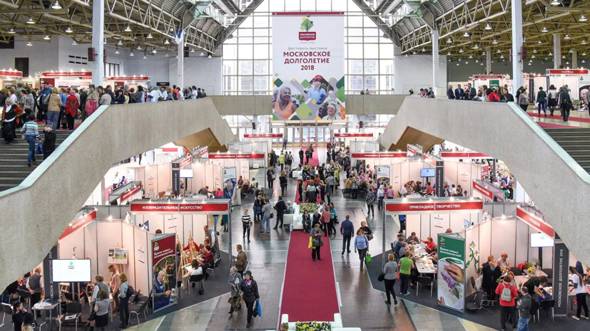 В столице открыли ещё 10 центров соцпроекта «Московское долголетие»