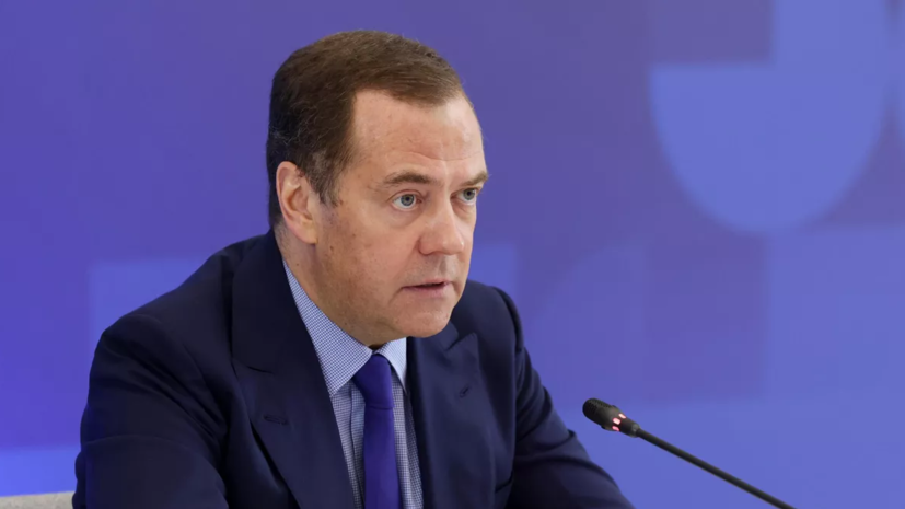 Медведев призвал Британию «свалить с Мальвинских островов» и вернуть их аргентинцам