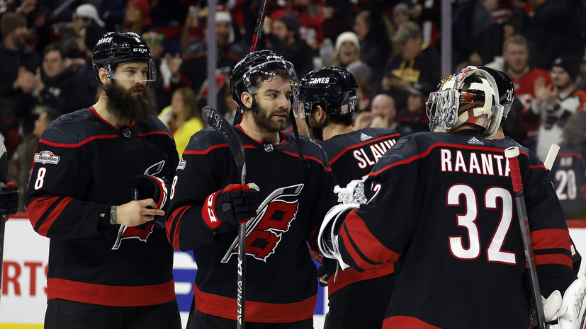 Гол и передача Свечникова принесли «Каролине» победу над «Филадельфией»