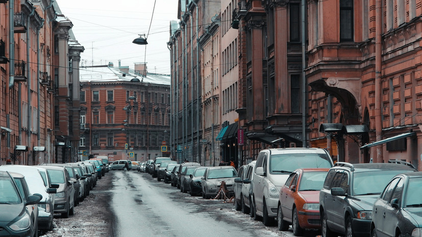 В Петербурге объявили штормовое предупреждение на 27 декабря