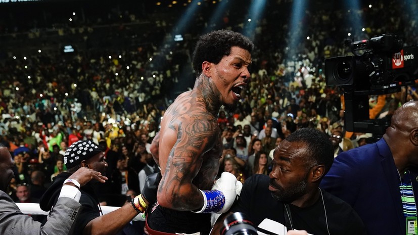 Чемпион мира по боксу Дэвис освобождён после ареста по обвинению в домашнем насилии