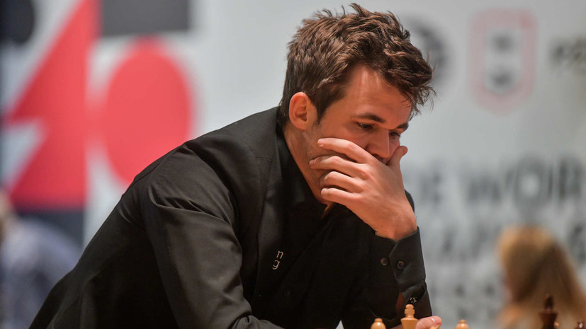 Карлсен обыграл двух российских шахматистов на старте ЧМ по блицу