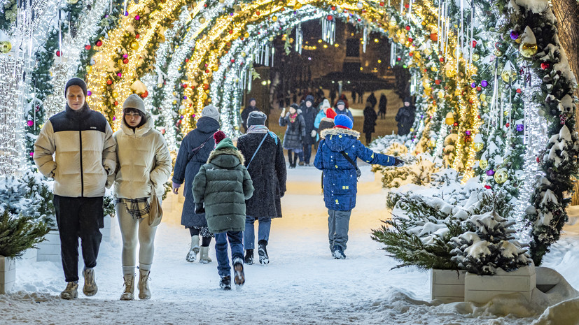 Россияне планируют потратить от 5 до 30 тысяч рублей на развлечения в новогодние праздники