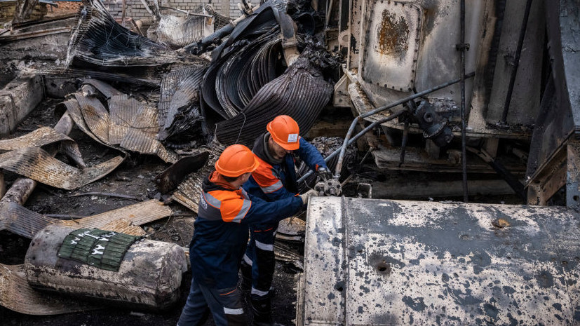 В «Укрэнерго» назвали сложной ситуацию с электроснабжением на юге и востоке Украины