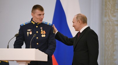 Путин поддержал ефрейтора Малыйкина, сделавшего паузу во время речи в Кремлёвском дворце