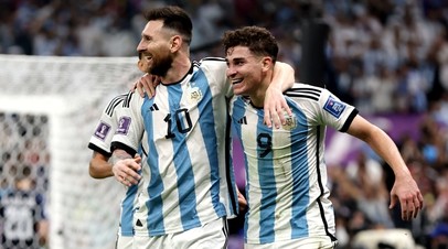 Argentina strikers Lionel Messi and Julián Alvarez