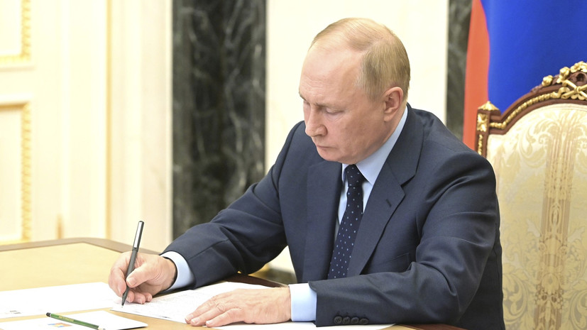 Путин подписал указ об увеличении штата МЧС России почти на 15 тысяч сотрудников
