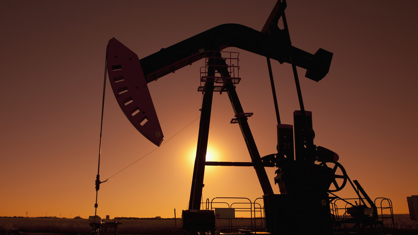 Средняя цена нефти Urals в декабре — январе составила $76,09 за баррель