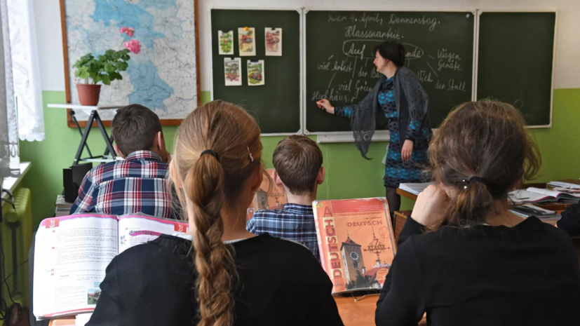В Москве более 110 тысяч педагогов и руководителей школ повысили квалификацию за 5 лет