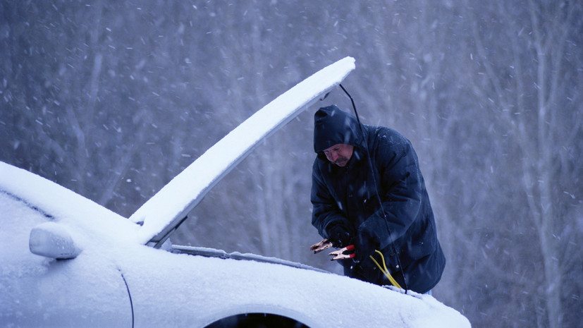 Механик Михайлов рассказал, как долго нужно прогревать автомобиль в мороз