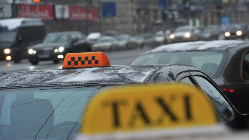 Блогера-таксиста Садыкова осудили на 100 часов работ за оскорбление представителей власти