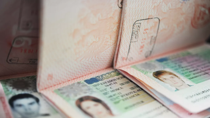 Берн прекратит выдавать визы владельцам паспортов, выданных на новых территориях России