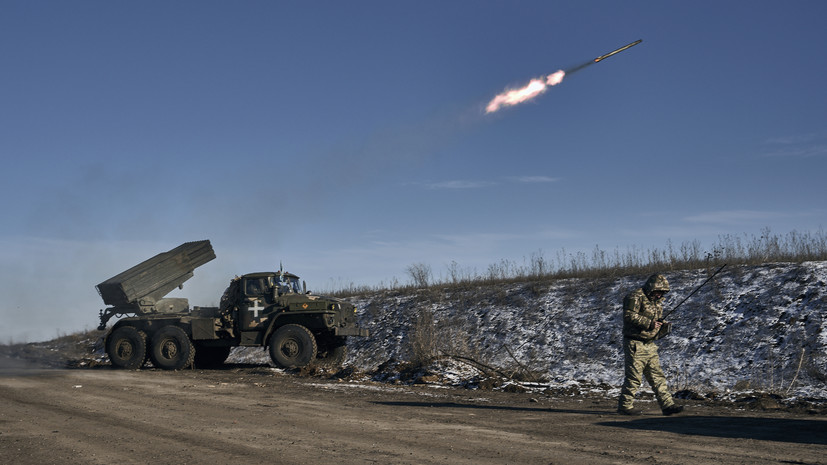 Боевики ВСУ при обстреле Донецка повредили цех и транспорт продуктовой базы