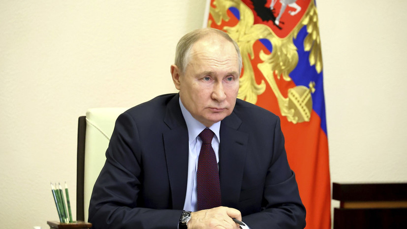 Путин поручил решить, как восстановить разрушенное обстрелами ВСУ жильё в России