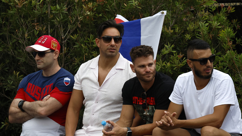 «Поддались политическим манипуляциям»: почему организаторы Australian Open запретили болельщикам демонстрировать флаг РФ