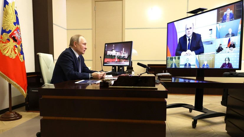 Путин призвал продолжить импортозамещение в высокотехнологичных отраслях