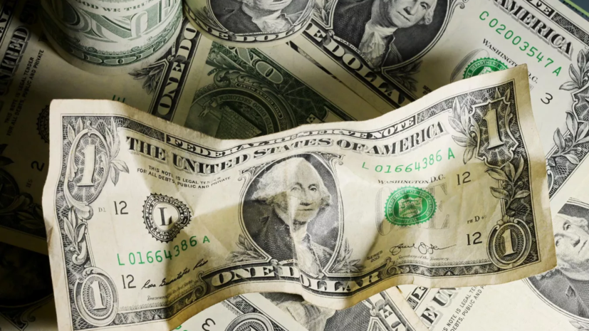 Экономист Антонов спрогнозировал стоимость доллара и евро на начало февраля