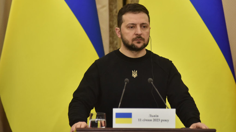 Зеленский раскритиковал западных партнёров за нерешительность в поставке танков Киеву