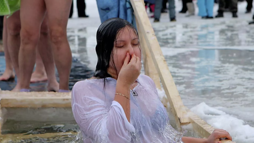 В Нижегородской области в крещенских купаниях поучаствовали более 8 тысяч человек