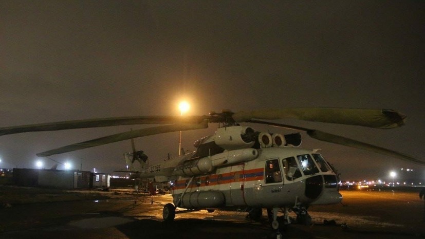 Петербургские спасатели с риском для жизни спасли рыбаков на Онежском озере