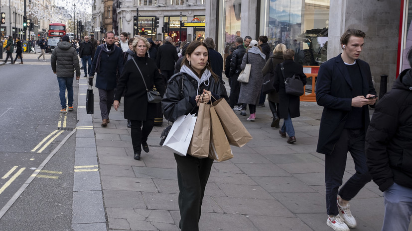 Розничные продажи в Британии за декабрь упали на рекордные 5,8% по сравнению с 2021 годом