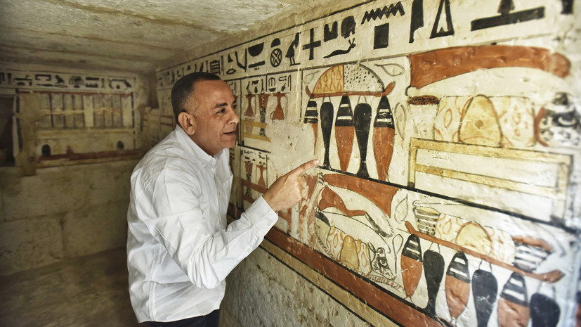 Археологи нашли в египетском некрополе 16-метровый папирус с текстами из «Книги мёртвых»