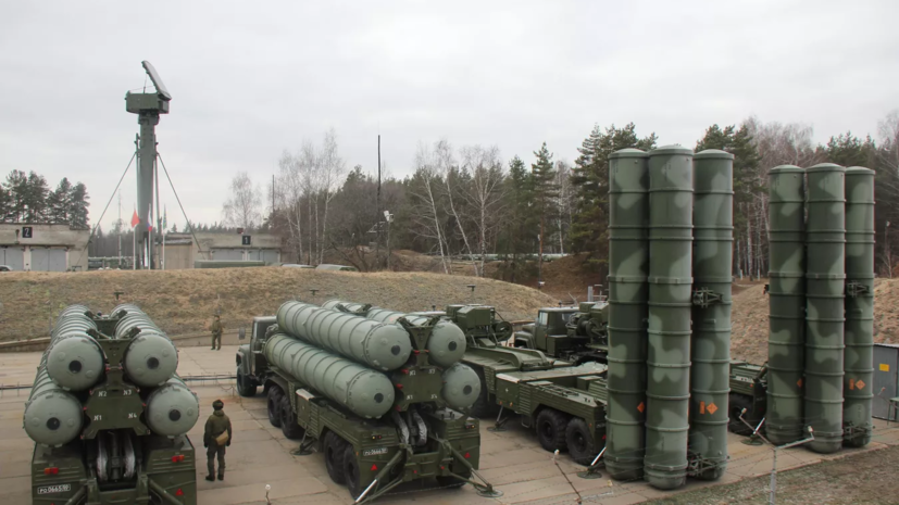 МО России: батарея С-300 отработала защиту от атак на важные военные объекты в Подмосковье