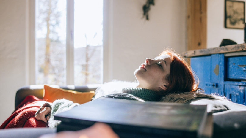 Нейропсихолог Шишкова рассказала, что дневной сон в течение 20 минут повышает продуктивность