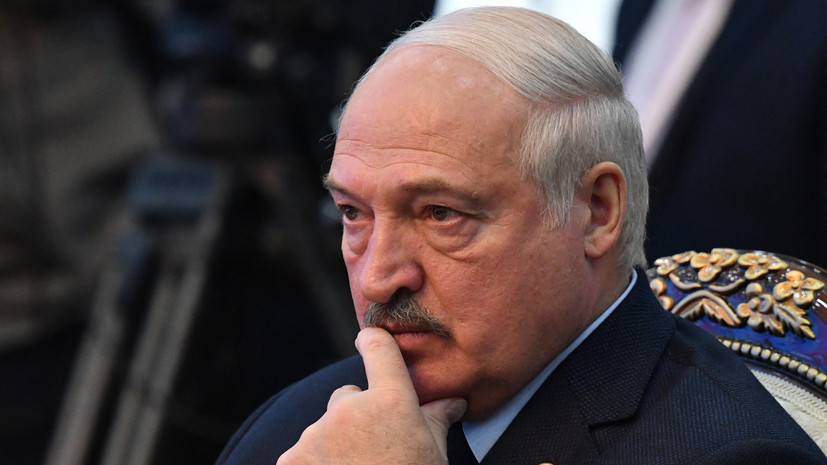 Лукашенко заявил, что с участниками НВФ разберутся по законам военного времени