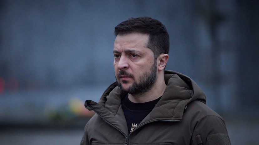 AT: требования Зеленского к США о поставках оружия свидетельствуют о близости к проигрышу