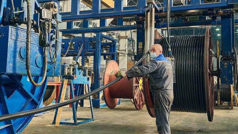 Собянин: в Москве почти на треть увеличен выпуск электрооборудования