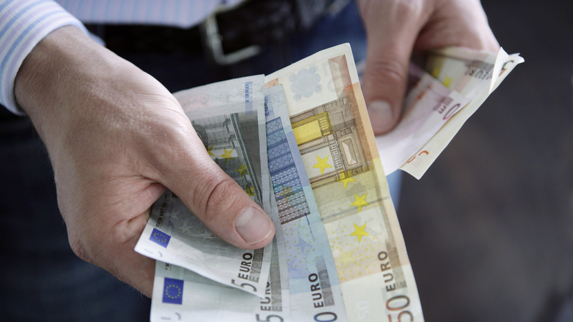 Специалист Брагин спрогнозировал динамику курса евро